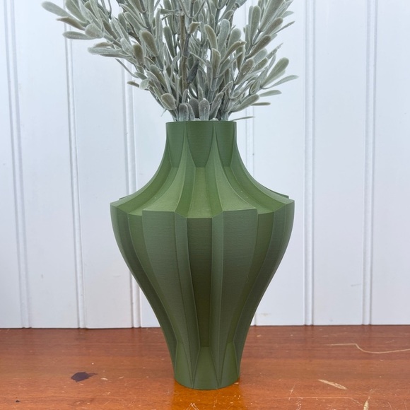 Modern 3D Printed Vase, The Novak Vase, Flower Vase, Dried Flowers - Picture 1 of 8